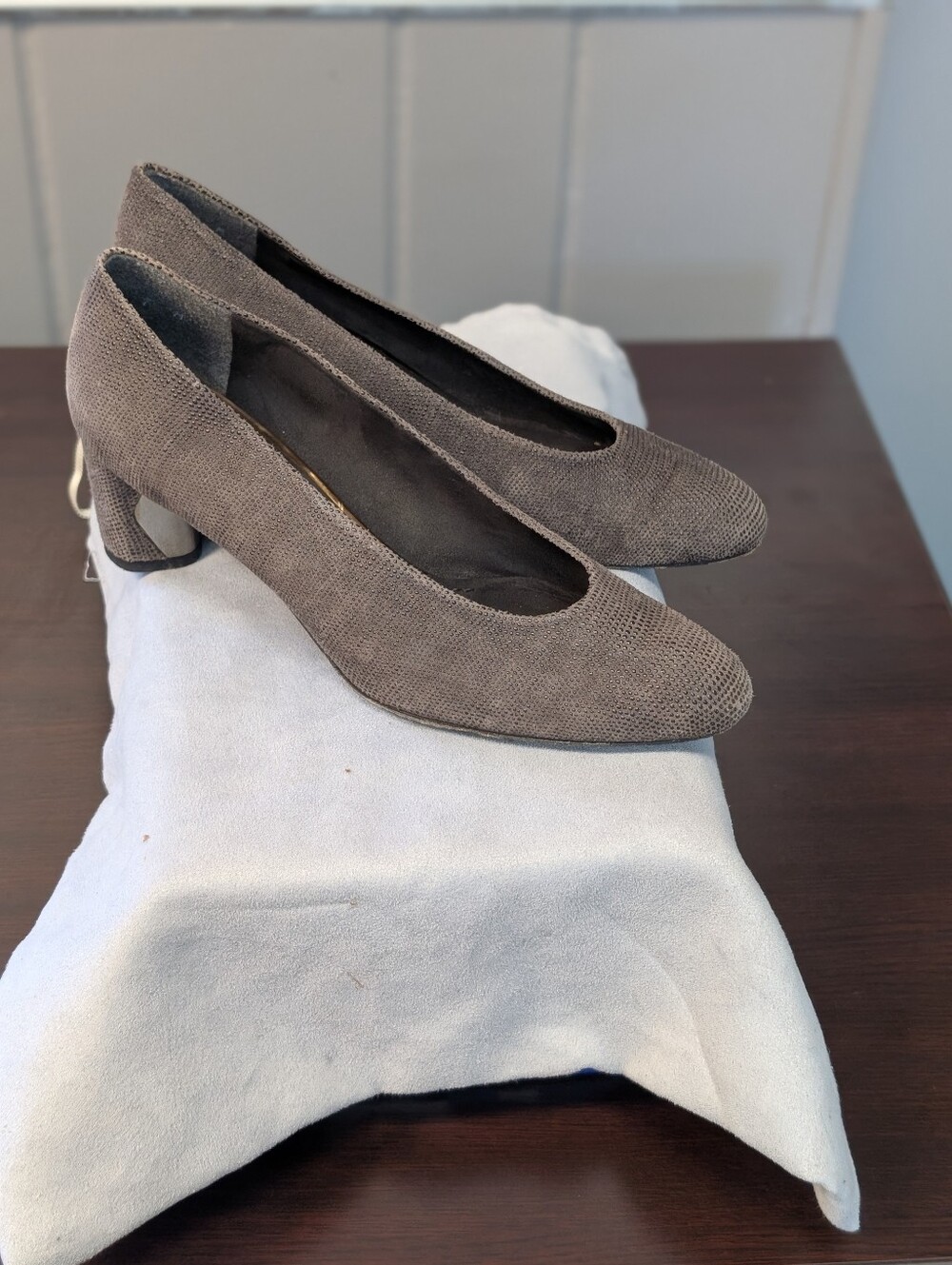 Stuart Weitzman Taupe Pointed Toe Heels